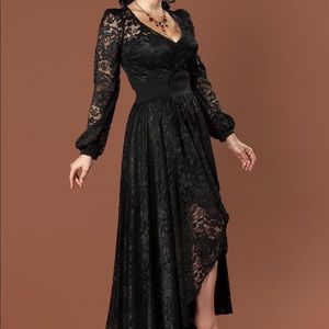 Laura Byrnes Bisou lace robe